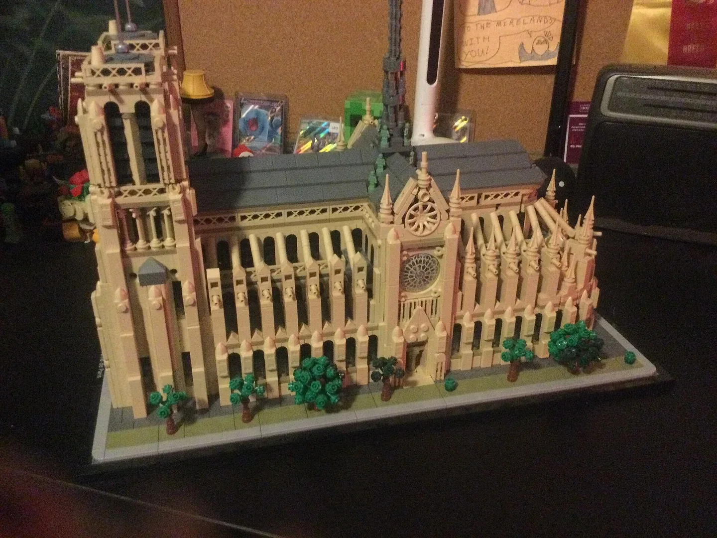 LEGO Notre-Dame Display Cases: 21061 Views and Roof Access