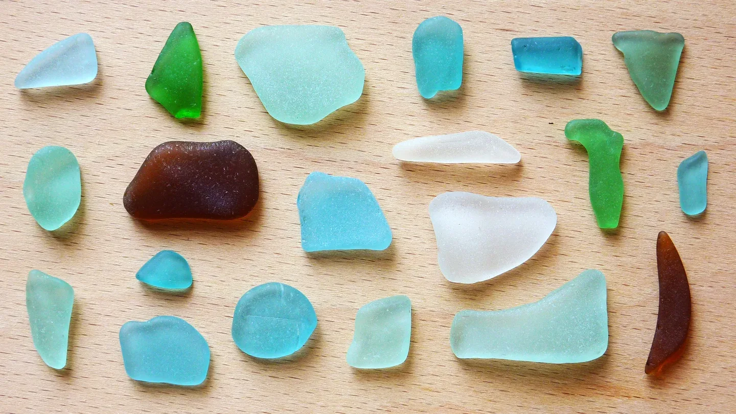 Sea Glass Display Cases: Fill Slots, Pane Gaps and Collection Views