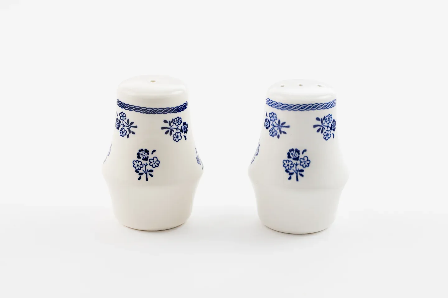Salt and Pepper Shaker Displays: Pairs, Shelves and Cases