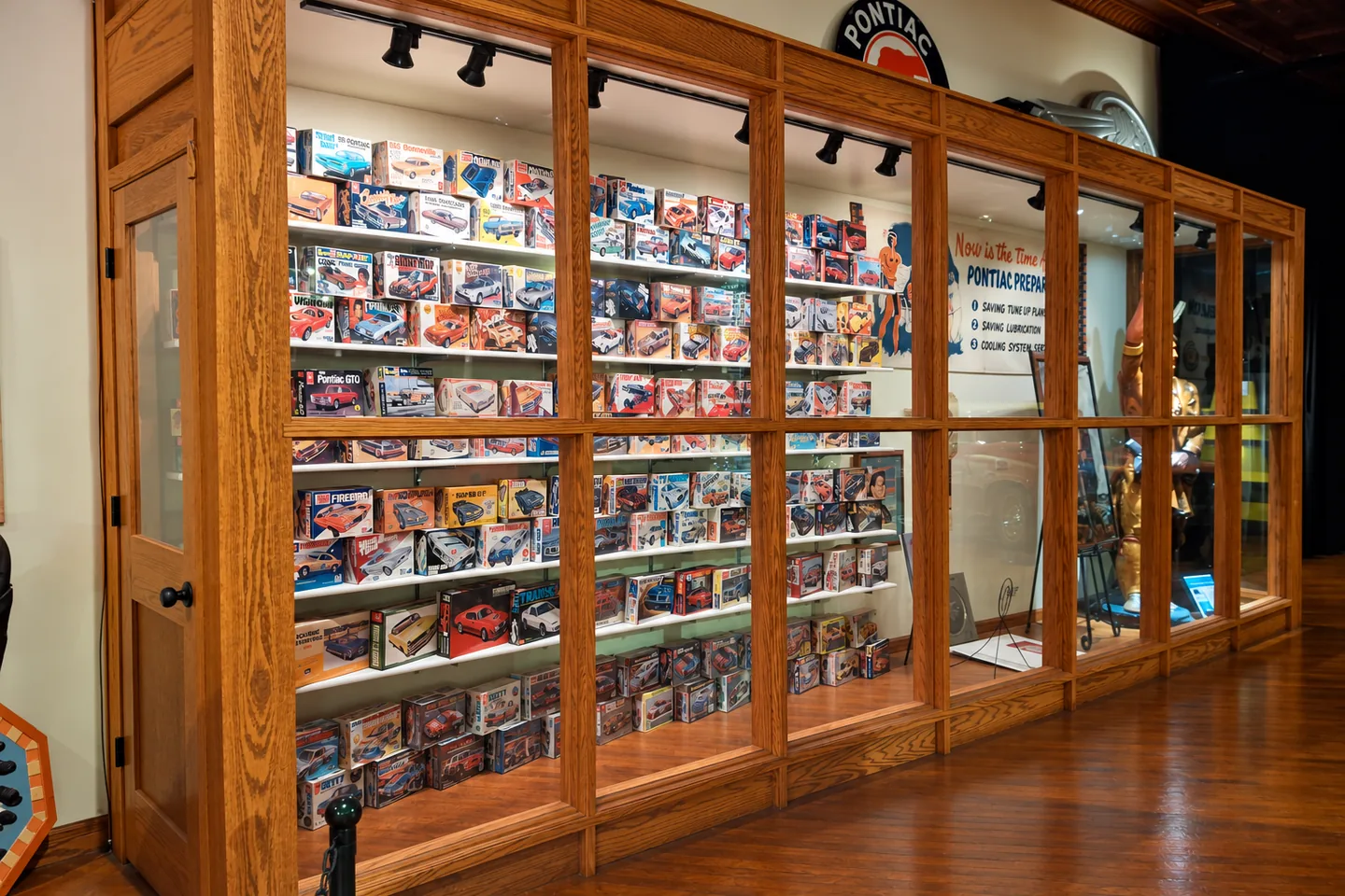 Reduce Dust in a Display Cabinet